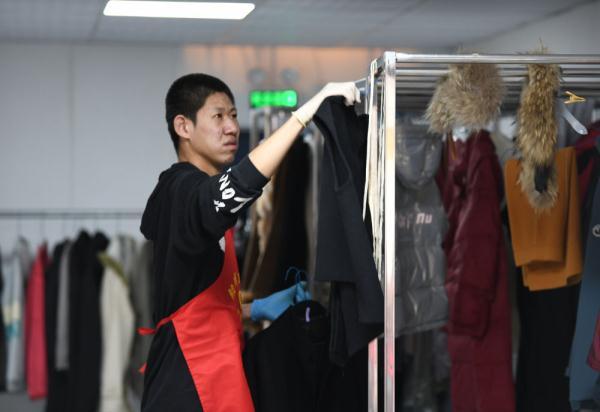 为了49个残障青年